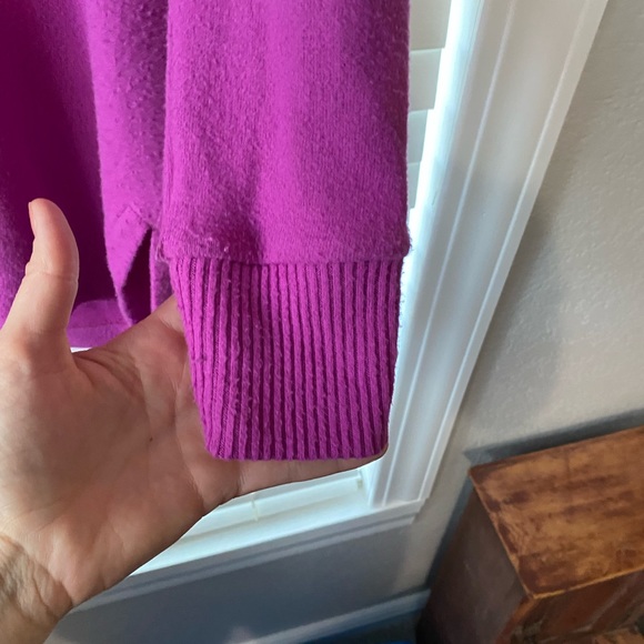 Accepting offers- Loft sweater- SUPER SOFT - Picture 4 of 7